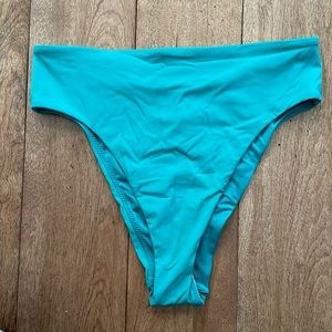 NWT O’Neill Saltwater Solids Maxwell bottom in Seagreen size small
